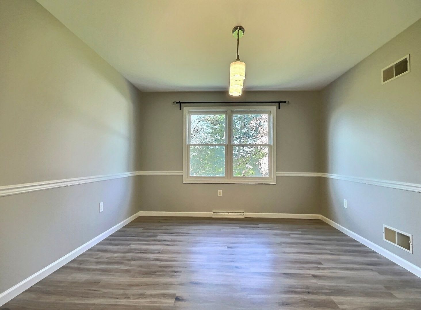 Freshly Renovated 3BR Home w/ 2-Car Garage – Cumberland Valley SD – photo 4