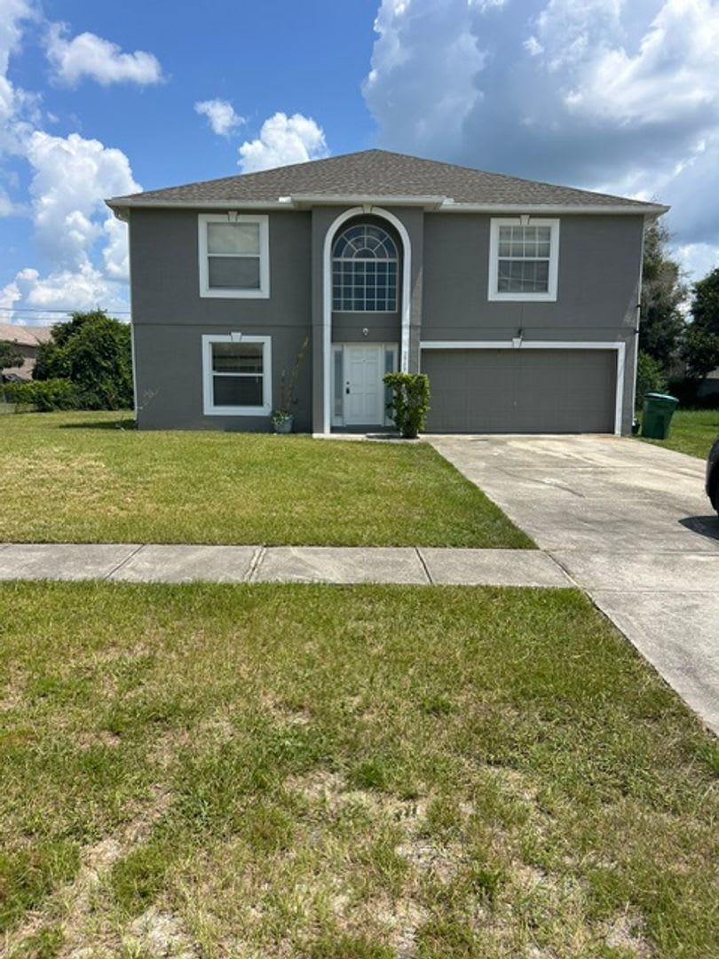 2 STORY 4 BEDROOM 2.5 BATH 2 CAR GARAGE – photo 1