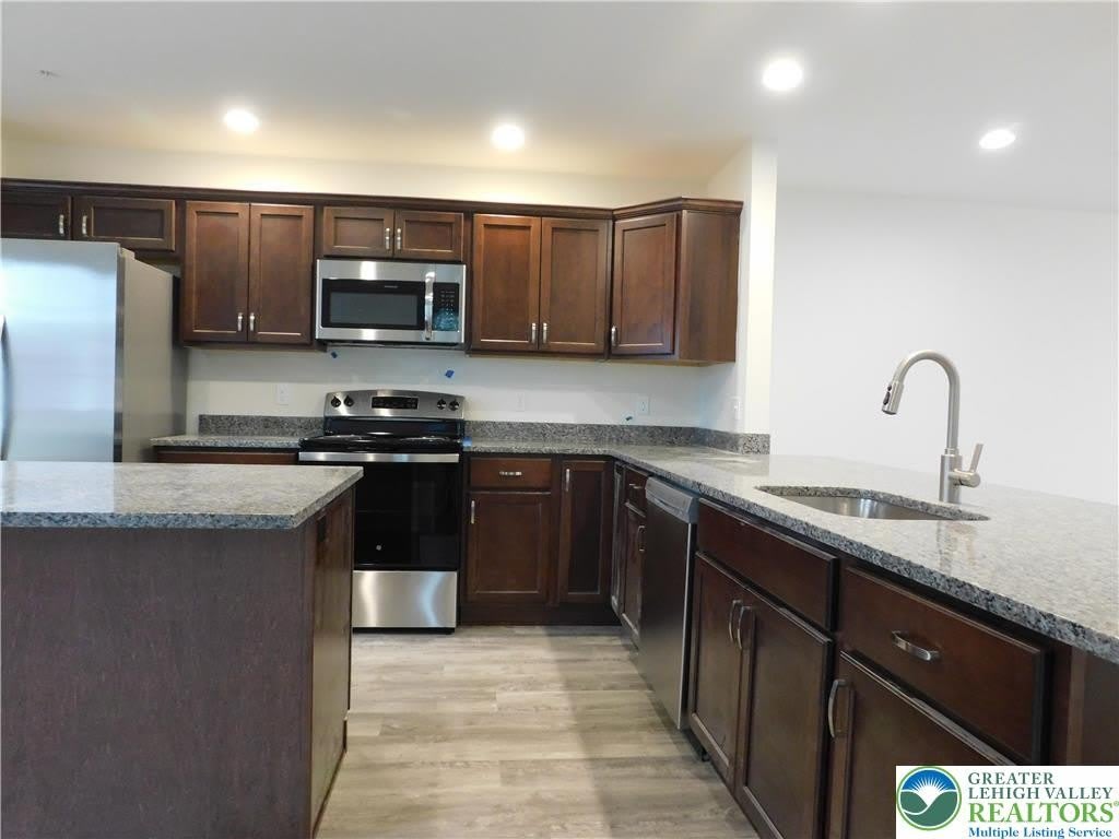 1549 Burkhardt Street – photo 4
