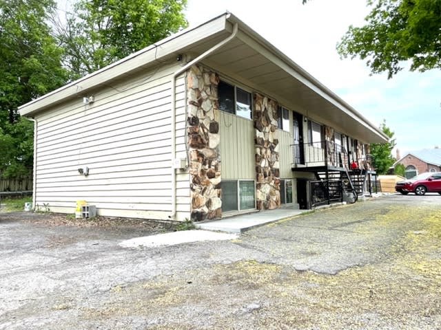571 E 500 N – photo 1