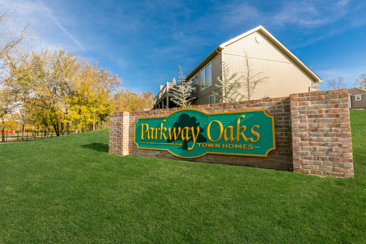 Parkway Oaks Townhomes and Duplexes – photo 1