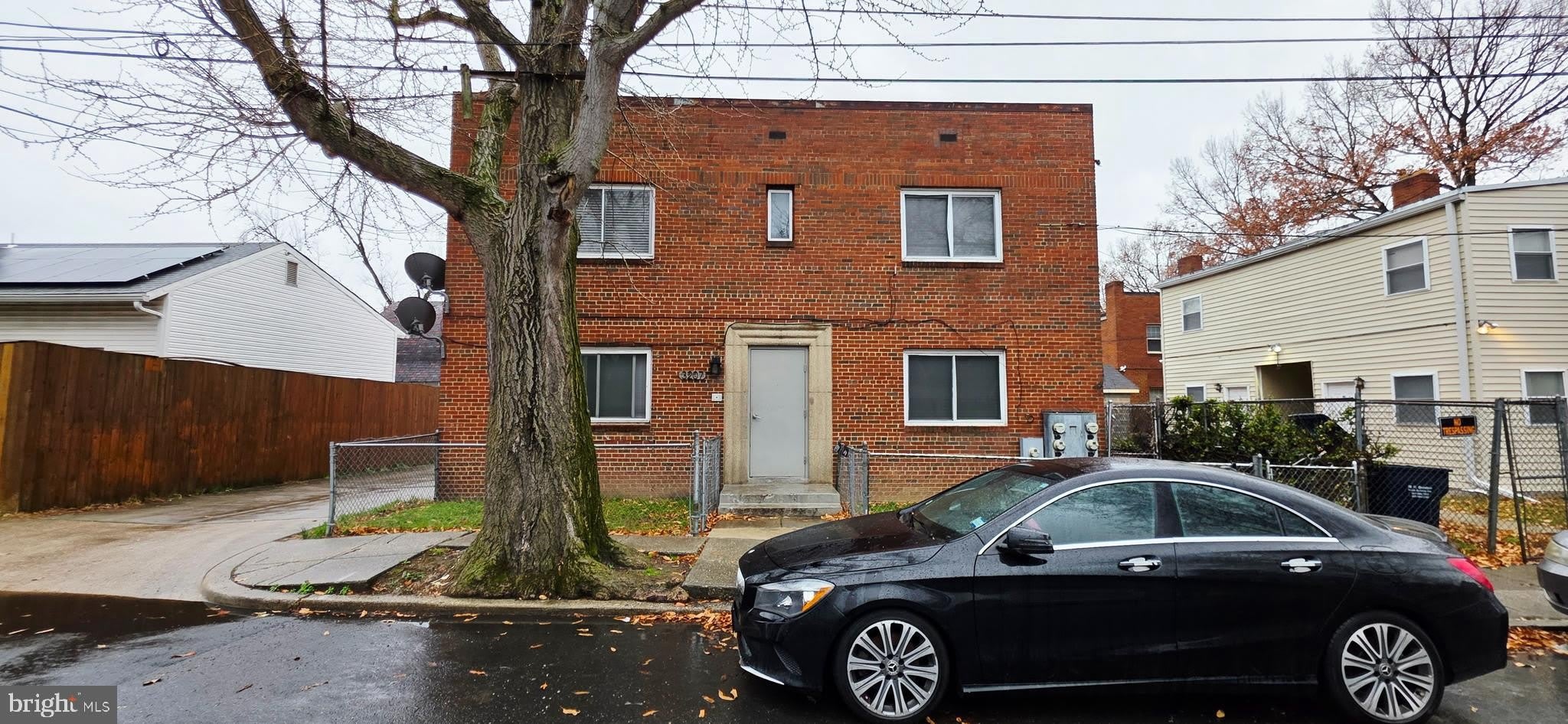 3207 11TH PL SE – photo 2