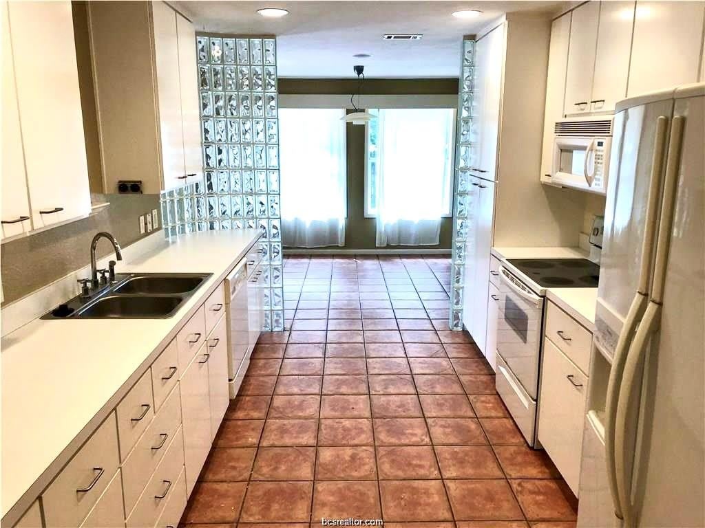306 Landsburg Lane – photo 4
