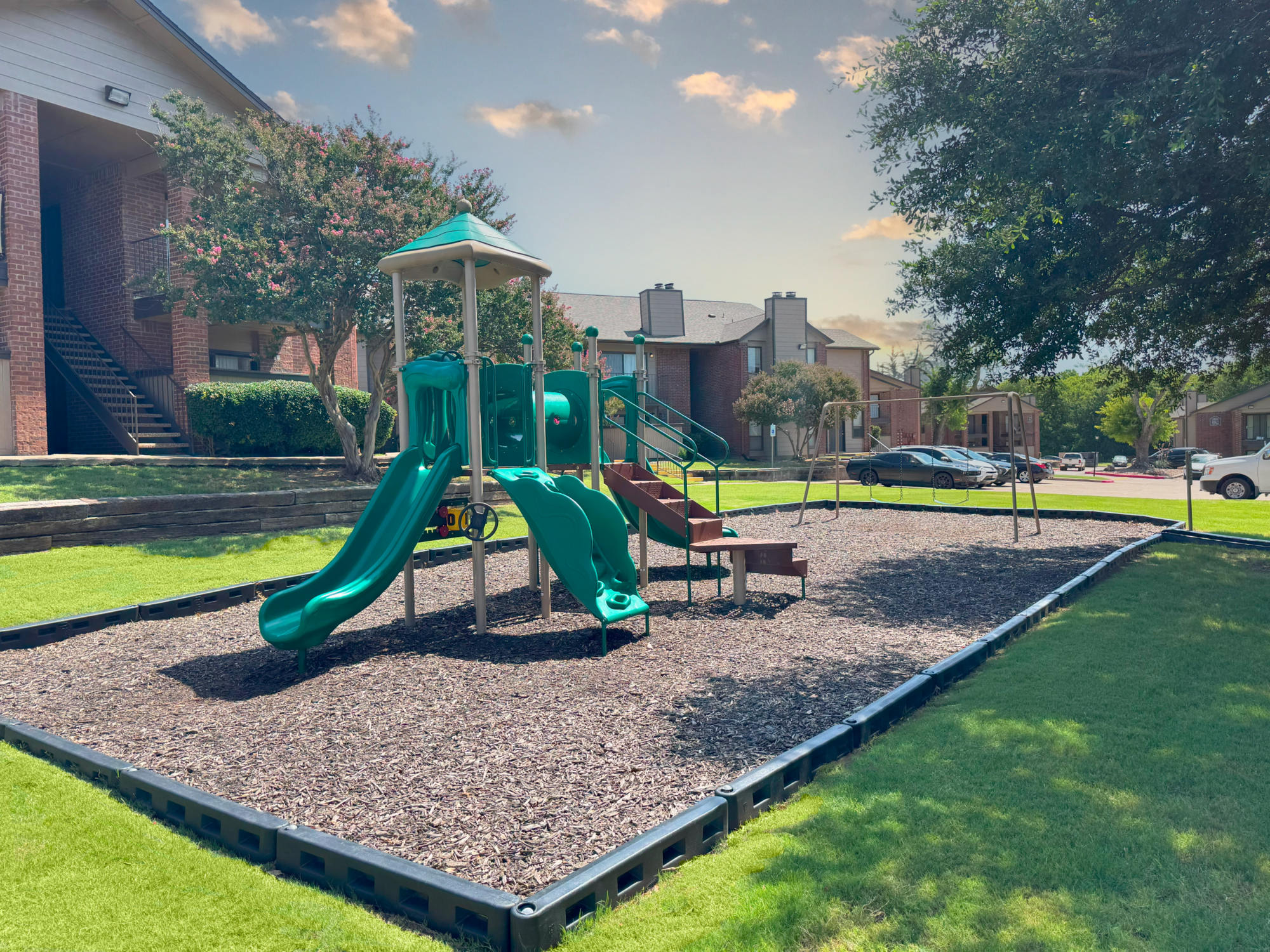 Valley Creek Apartments – photo 3