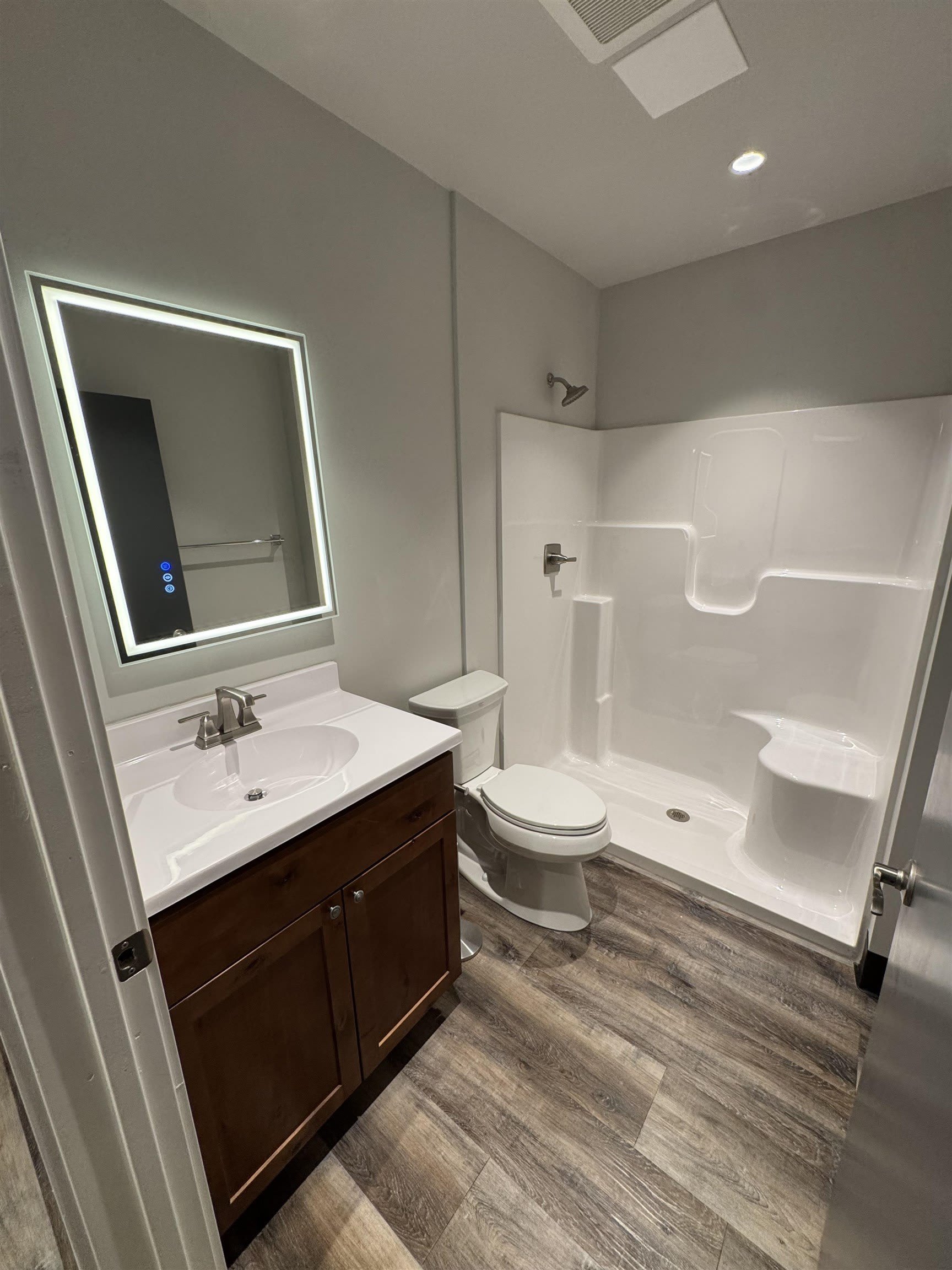 826 W 8th Street – photo 4
