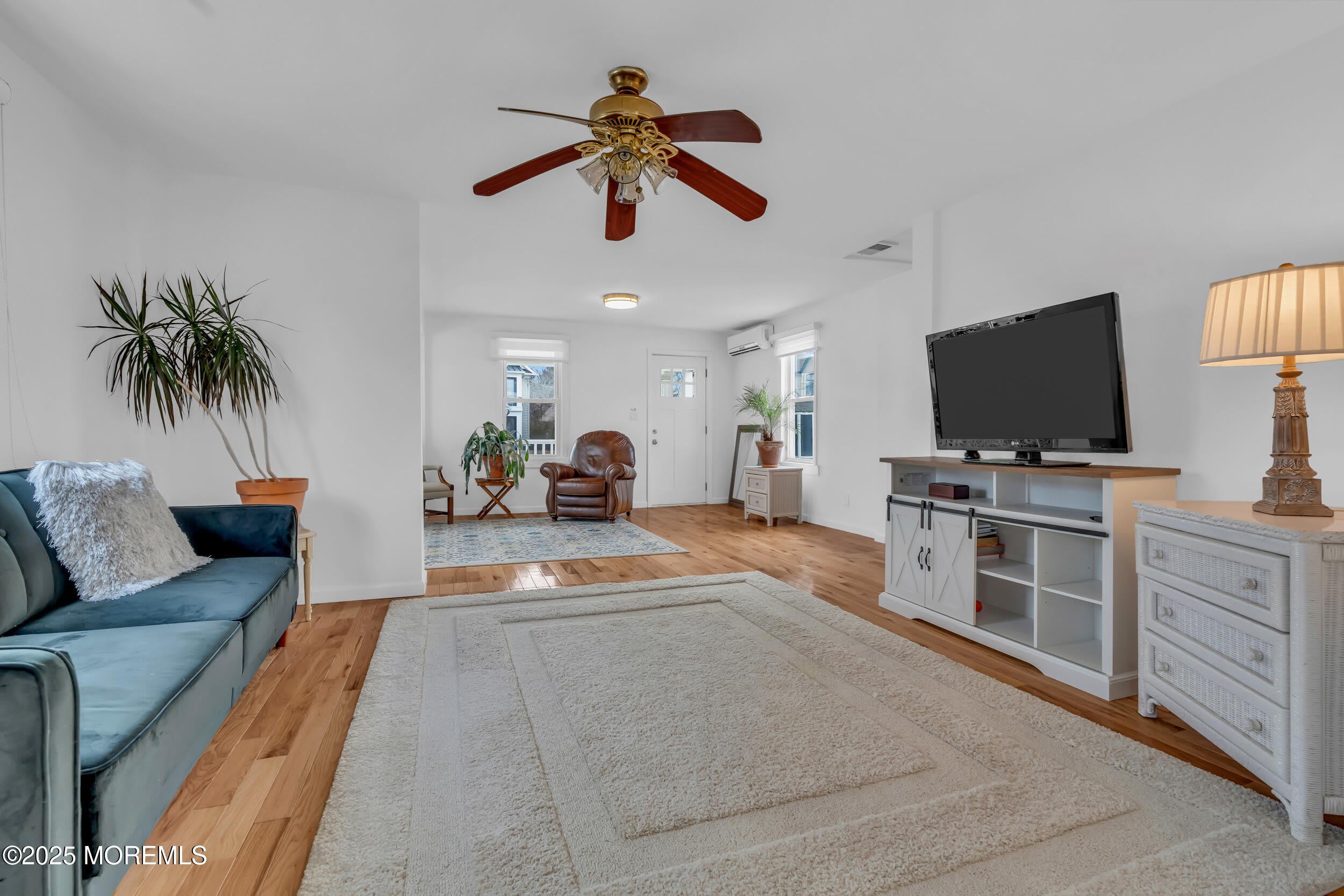 323 Roosevelt Avenue – photo 3