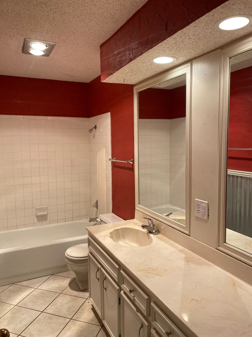Cozy 3/2/2 Brick Home! Available September!! – photo 4