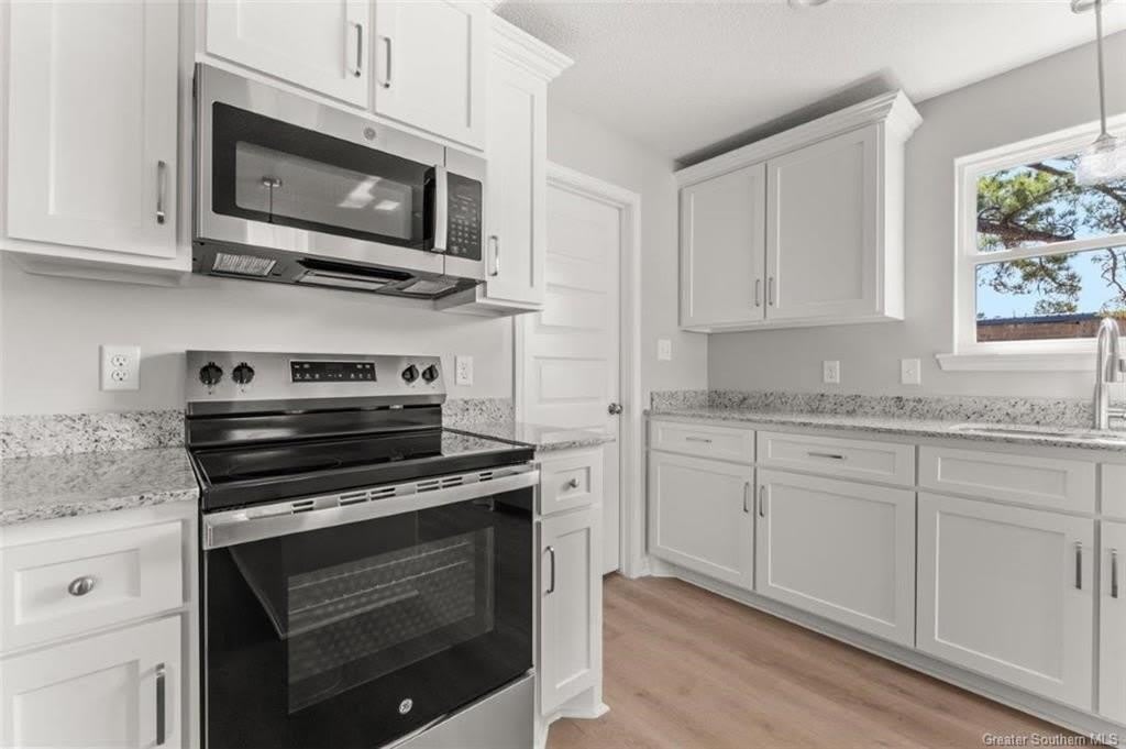 211 N Gladys Street – photo 2