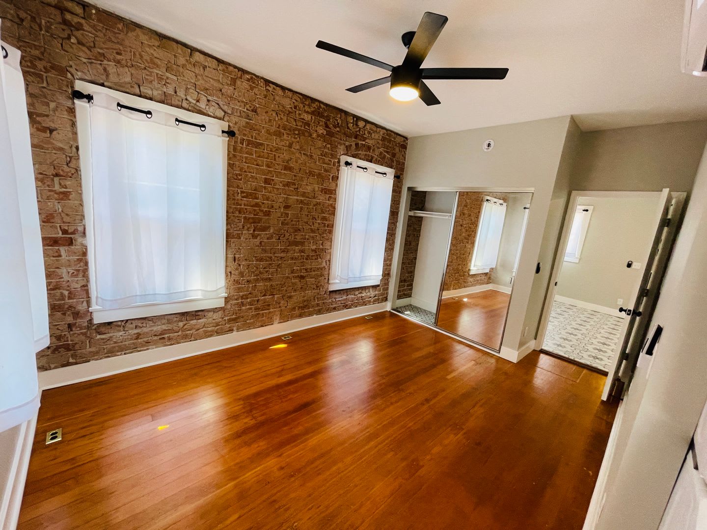 COMING SOON! 1 Bed / 1 Bath Cottage in U of A Neighborhood! – photo 1