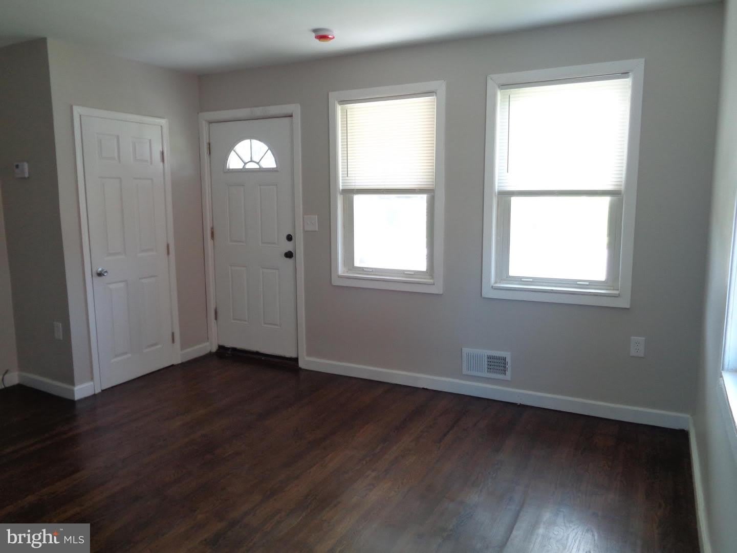 7150 EASTBROOK AVE – photo 4
