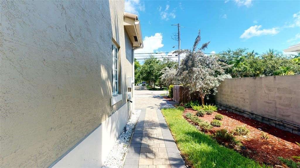 620 NE 20TH Street – photo 5