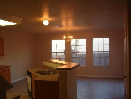 Large 3 Bedroom – photo 4