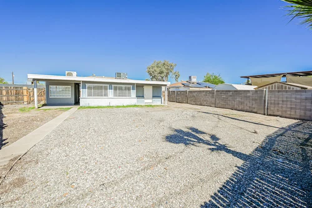 11206 W Oregon Ave – photo 1