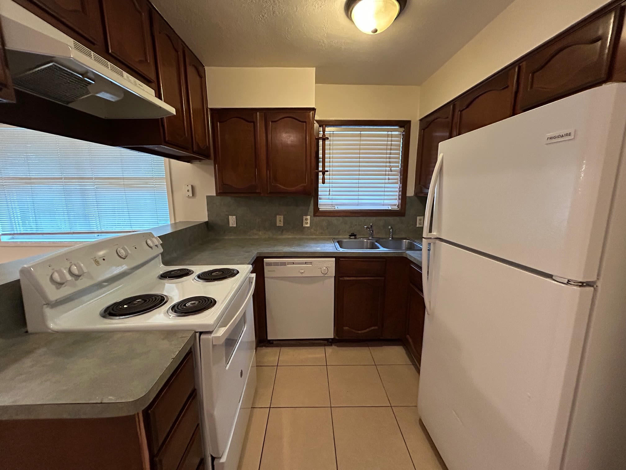 1913 Pine Tree Drive – photo 4