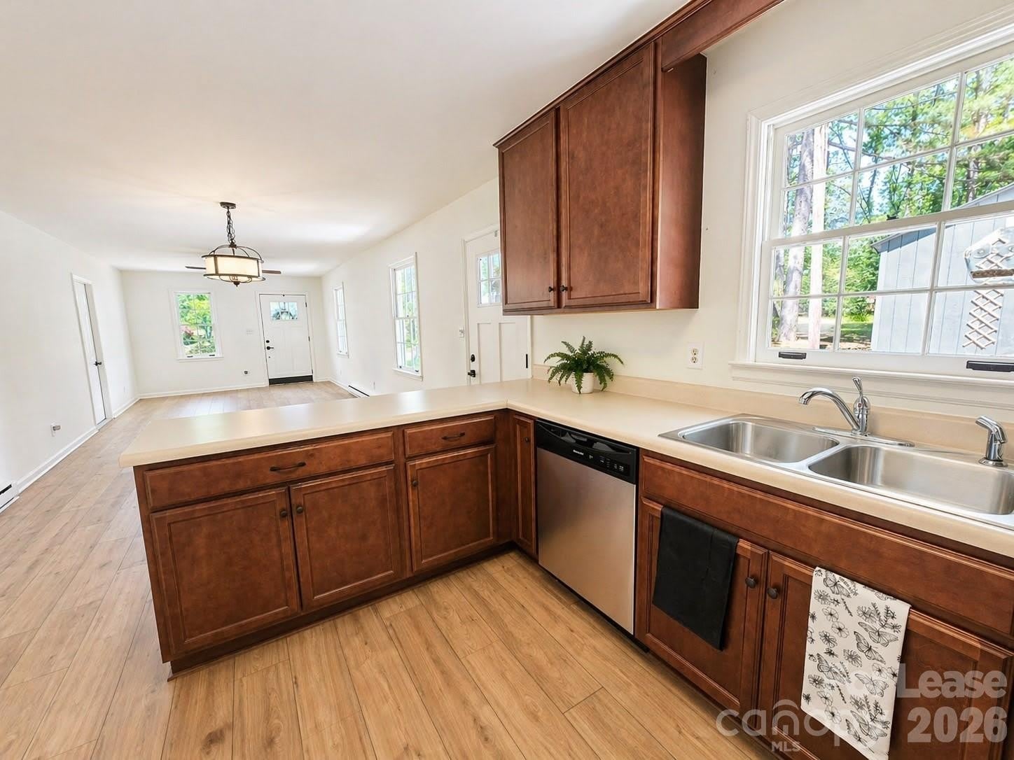 2736 Miranda Road – photo 3