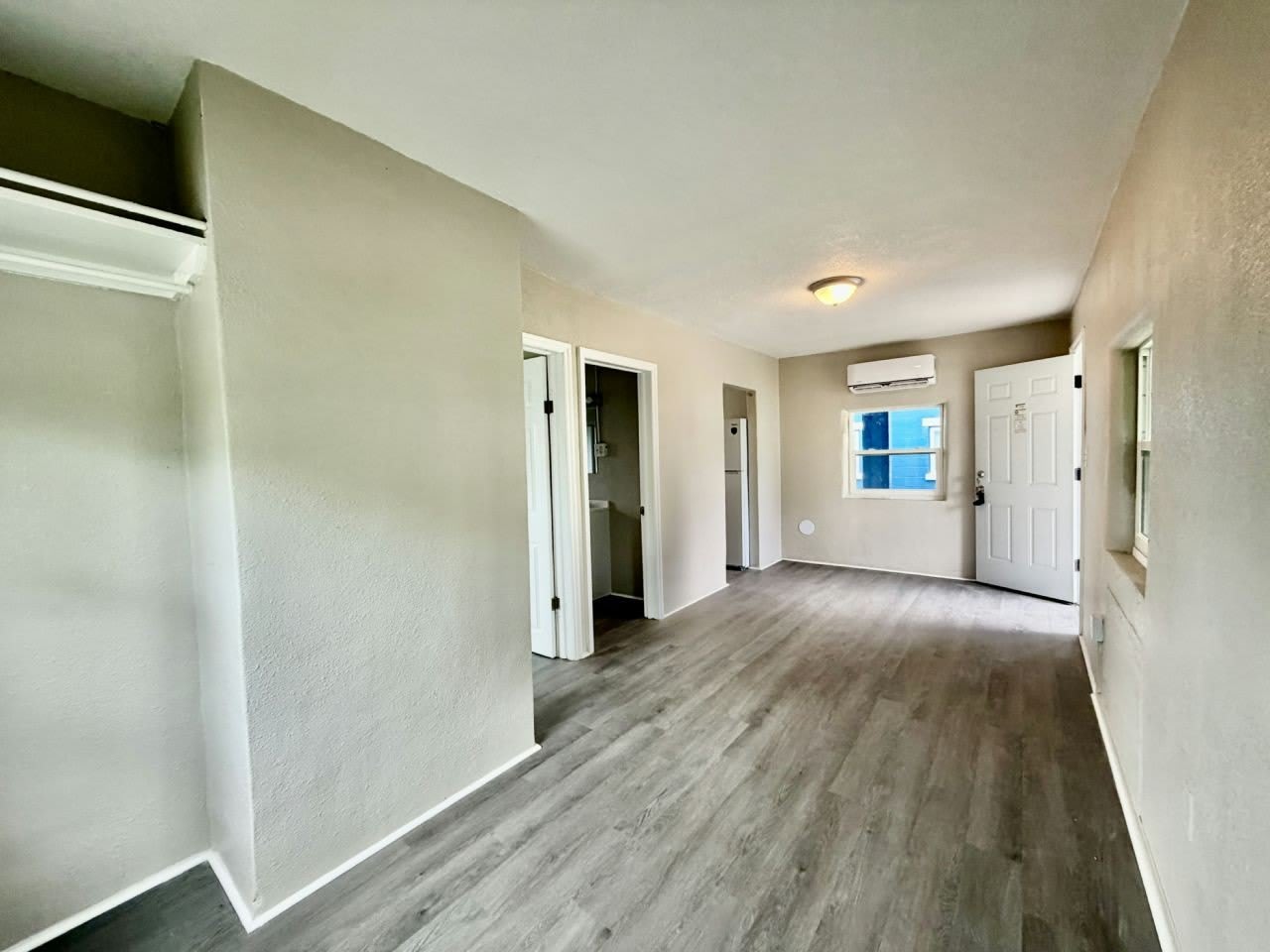8 E Main St – photo 3
