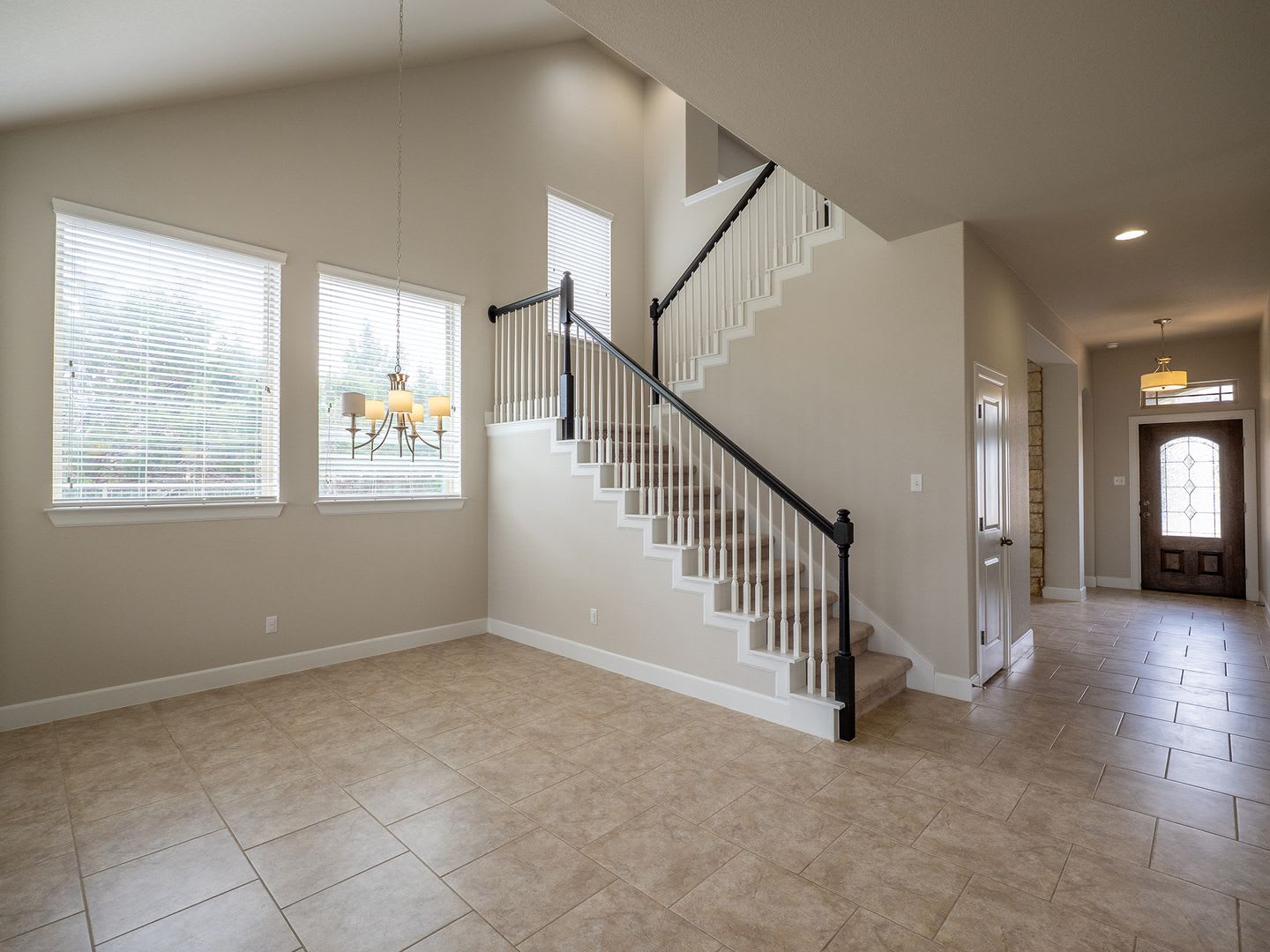 Luxurious Retreat in Sweetwater Ranch – photo 3
