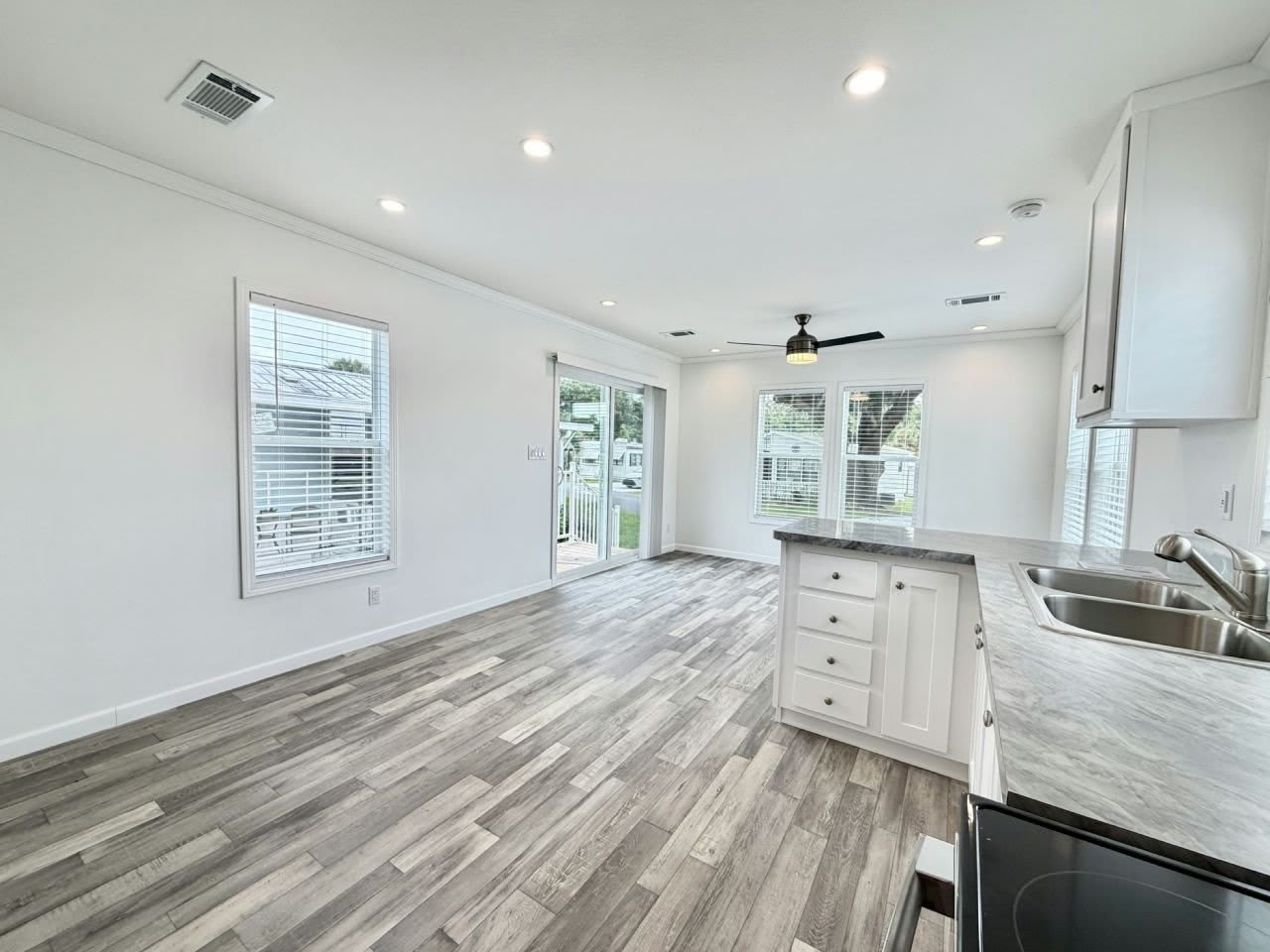 7250 E State Road 44 – photo 3