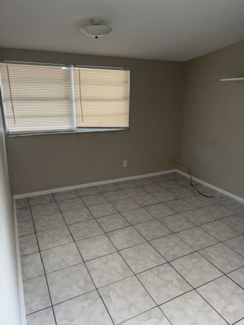 3/1 available now! Close to everything! – photo 3