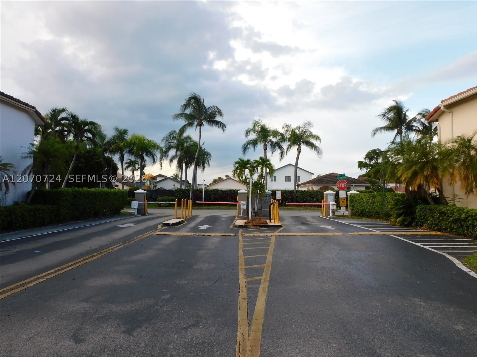 14271 SW 150th Ave – photo 2