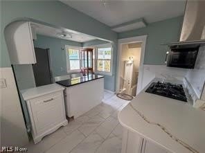 2405 Youngstown Road SE – photo 4