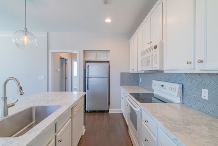 560 Oakland Avenue – photo 5