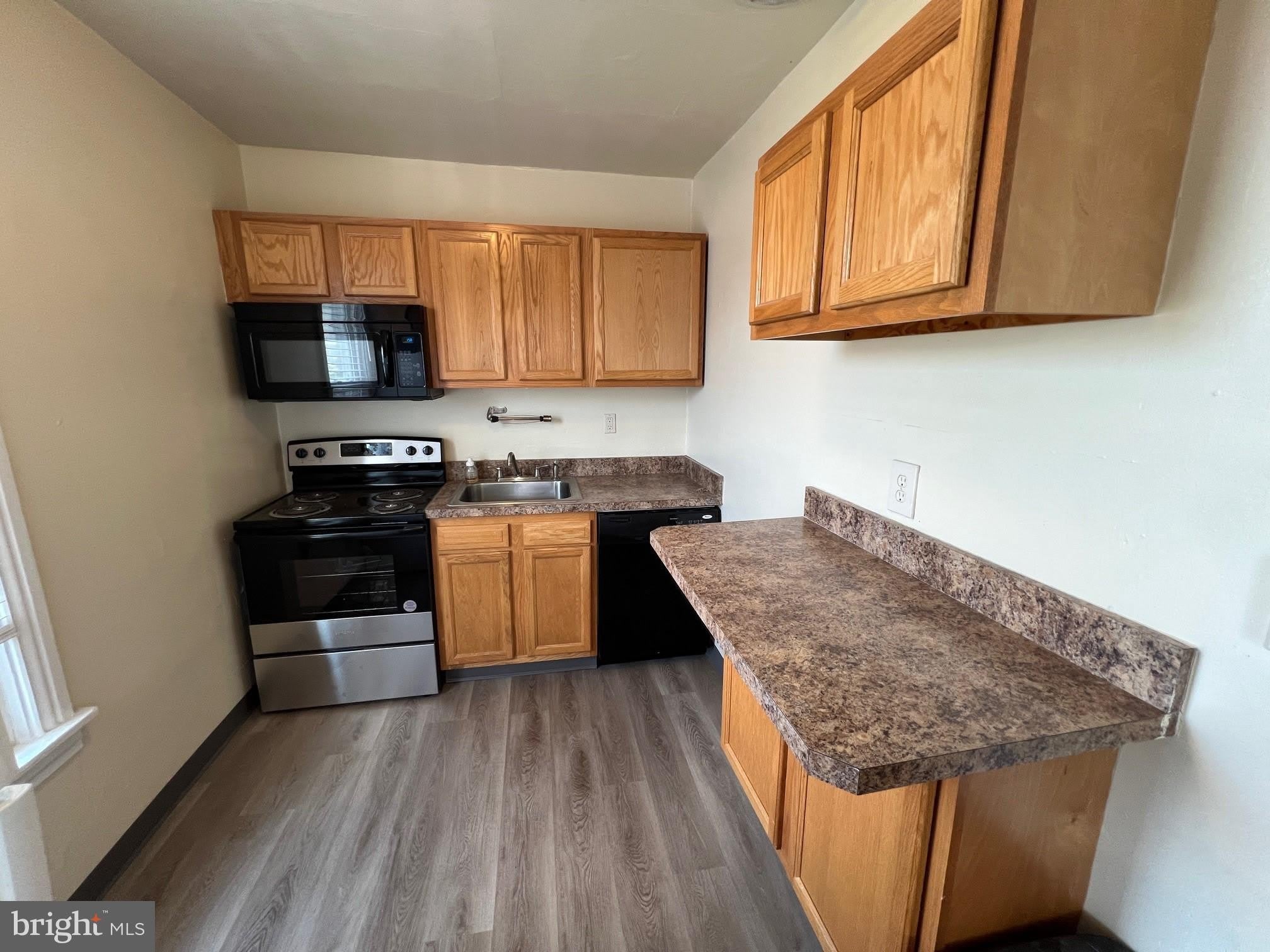 116 S FRONT Street – photo 4