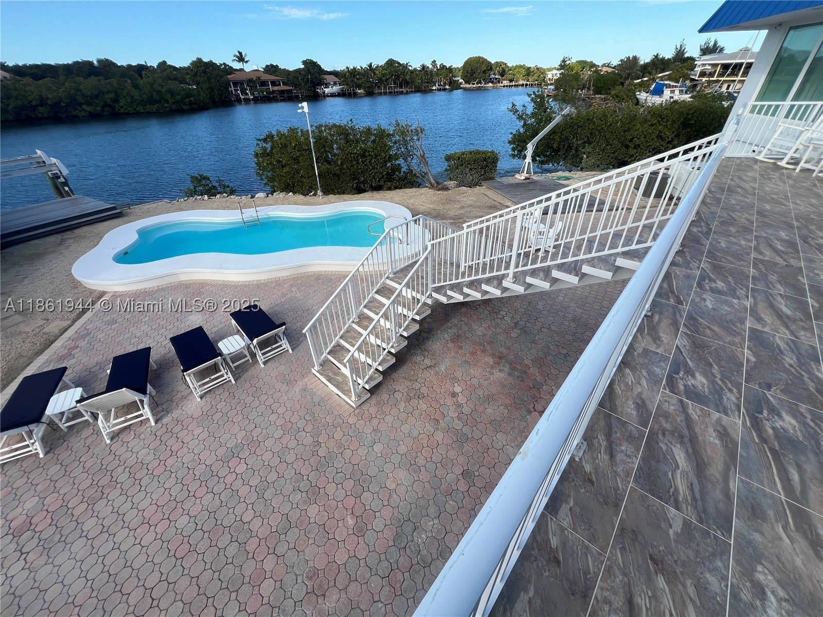 7760 Aviation BLvd. – photo 3