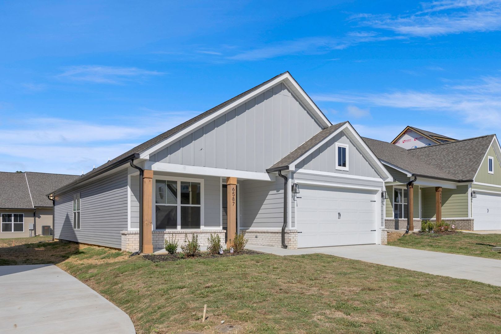 $1k Move-In SPECIAL!!!!New Design 2-bedroom Orchid at James Creek – photo 3
