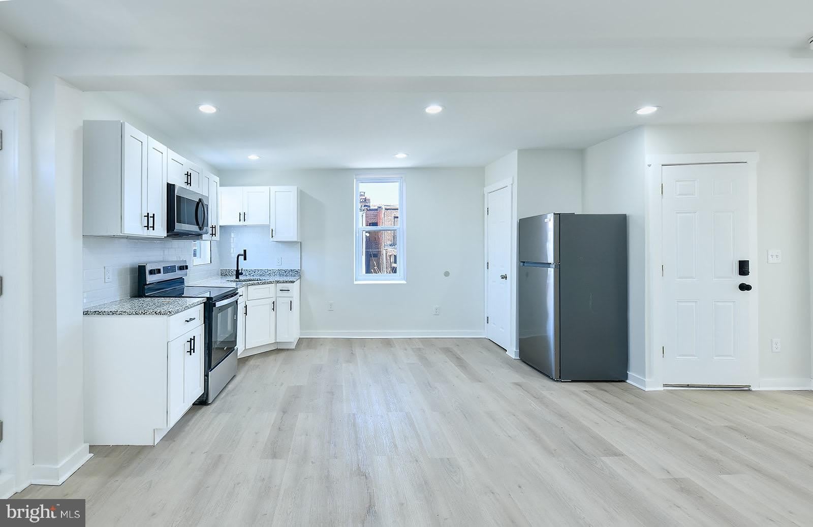 2330 BRYANT Avenue – photo 4