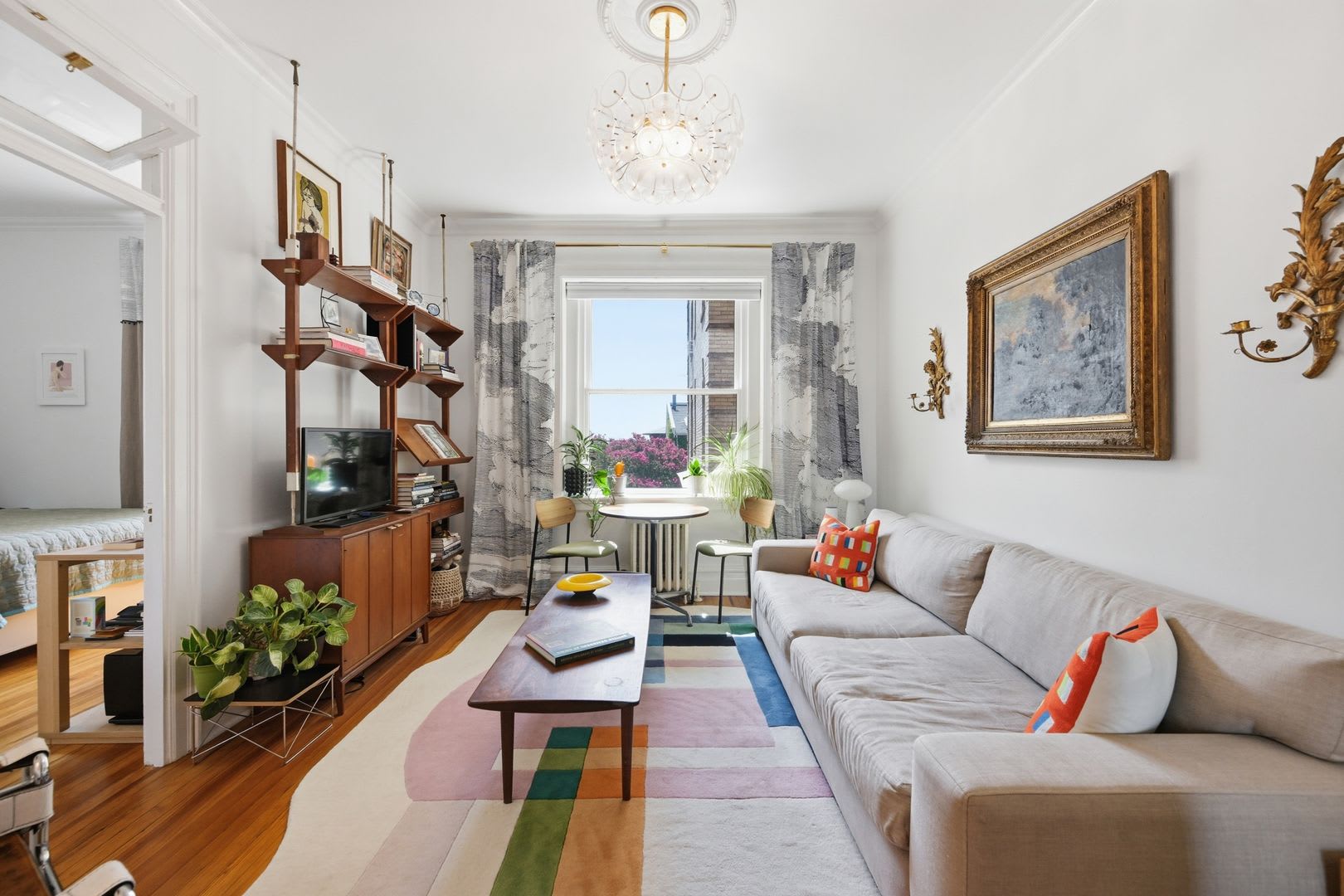 Stunning Designer Renovated One Bedroom In Prime Kalorama – photo 2