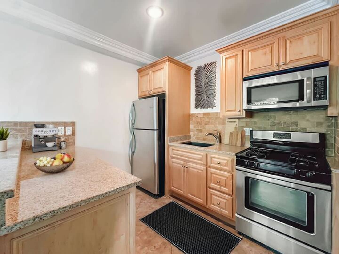Upgraded 3 Bed 2 Bath On Fire Mountain – photo 2