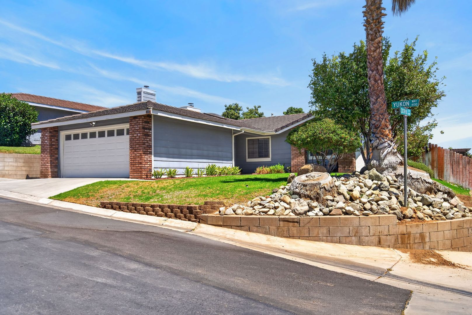 Charming Home Near Riverwalk Parkway – photo 3