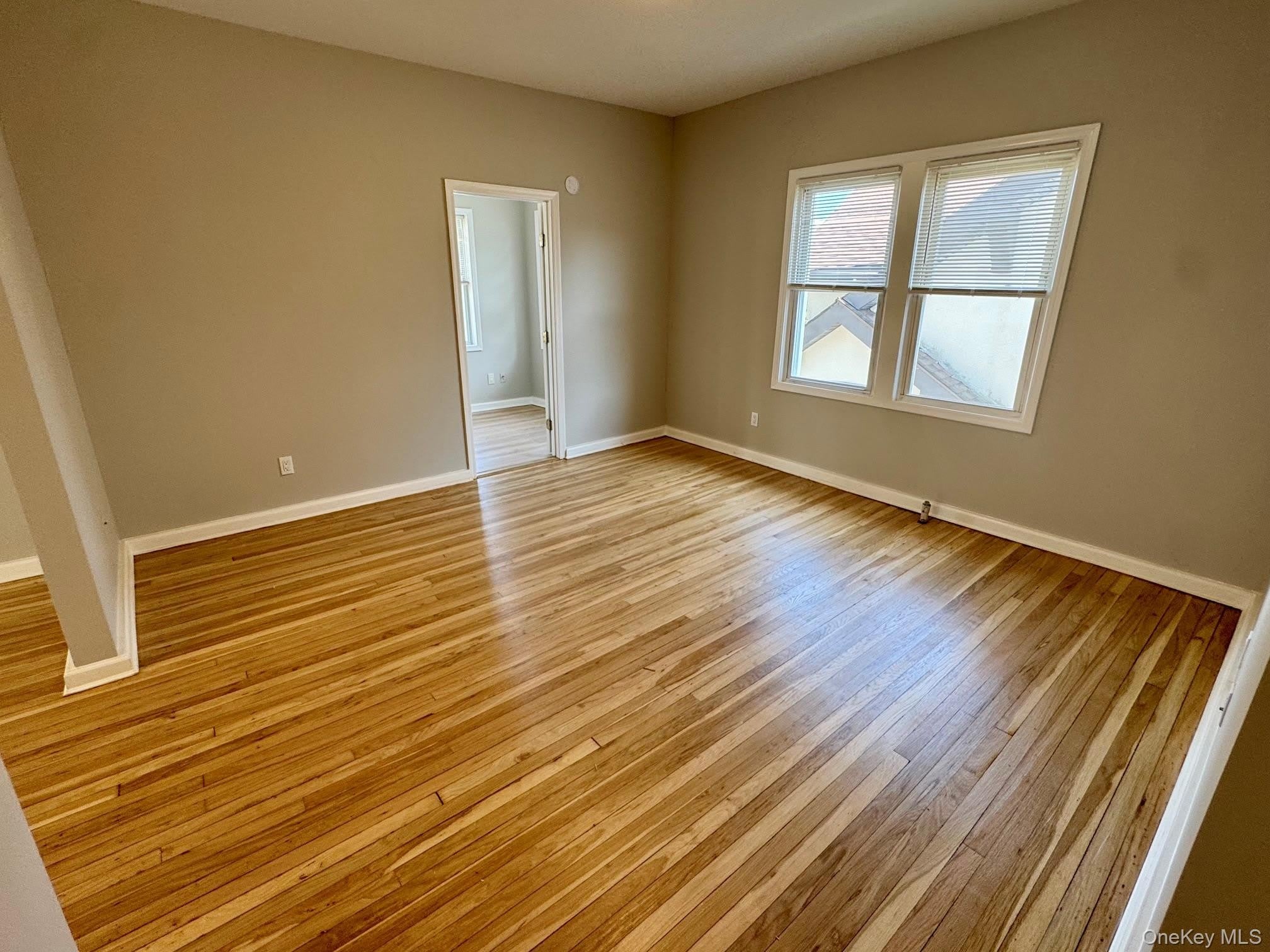 507 Laurelton Boulevard – photo 2