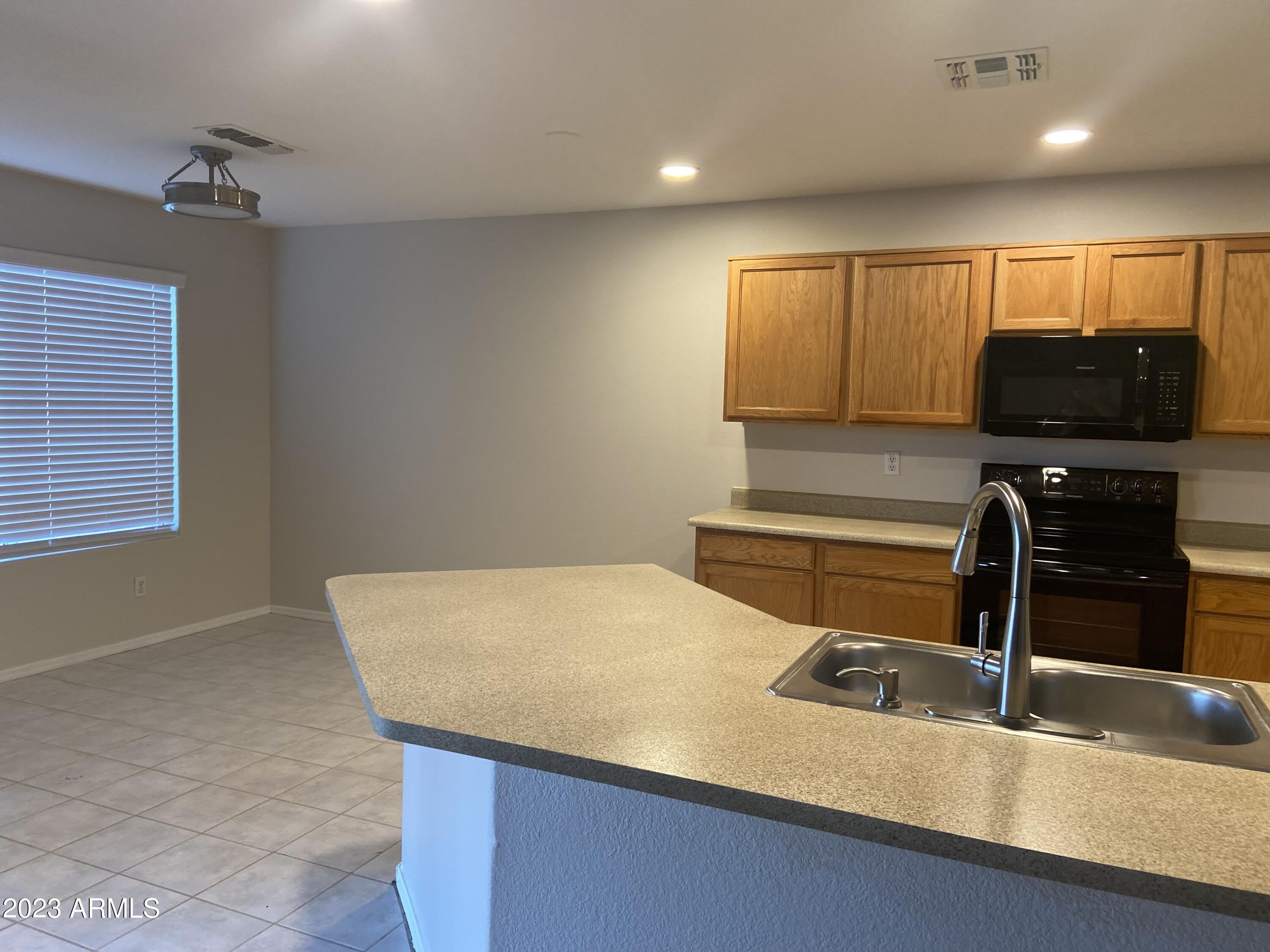 12527 N 57Th Avenue – photo 4