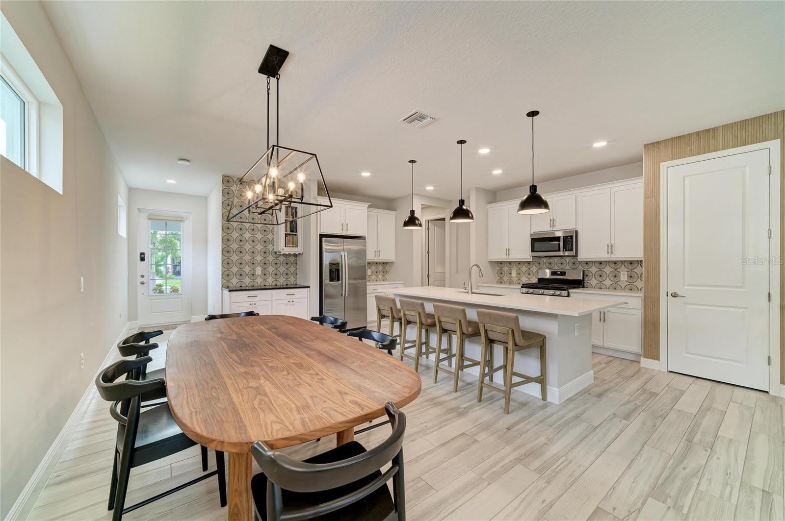 1079 WATERLINE Court – photo 2