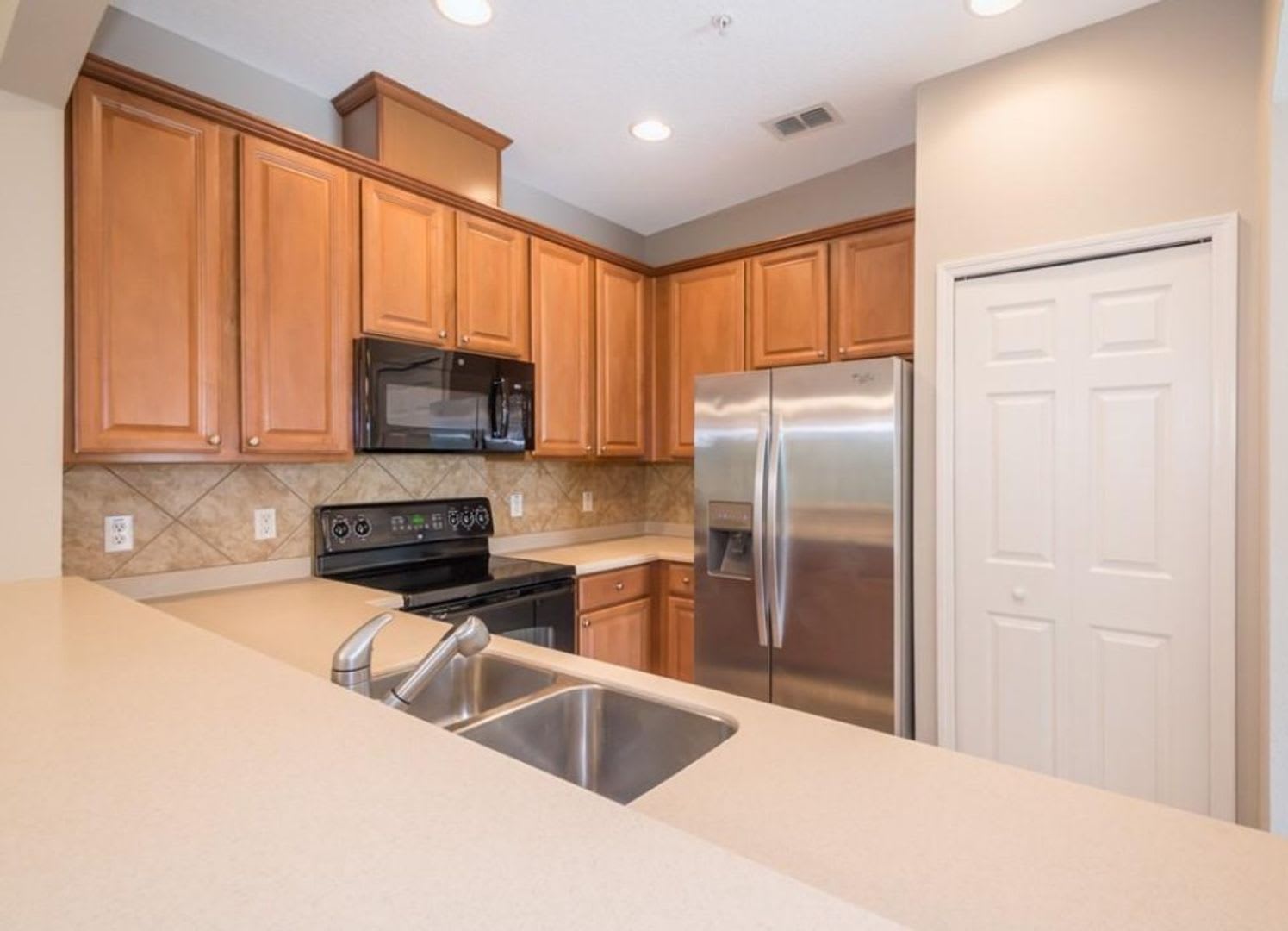 September is around the Corner! – Wekiva Park 3BR Townhome with Modern Updates – photo 4