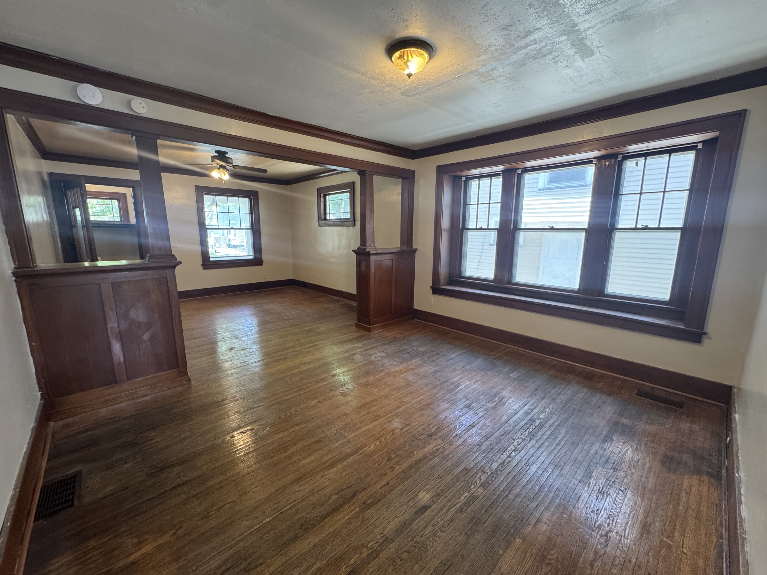 463 465 Glenwood Avenue 463 – photo 2
