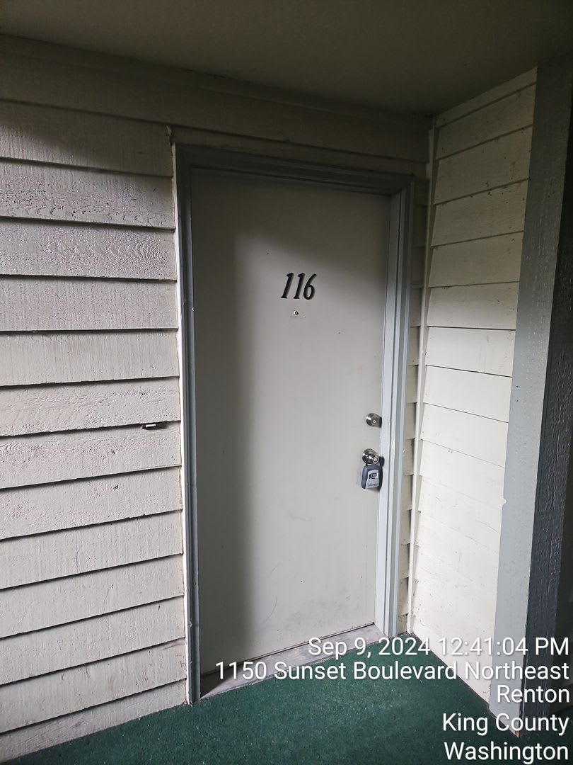 Renton Sunset Heights Condominiums 2 Bedroom 1 Bathroom Lower Floor Unit W S G Included Available Now – photo 2