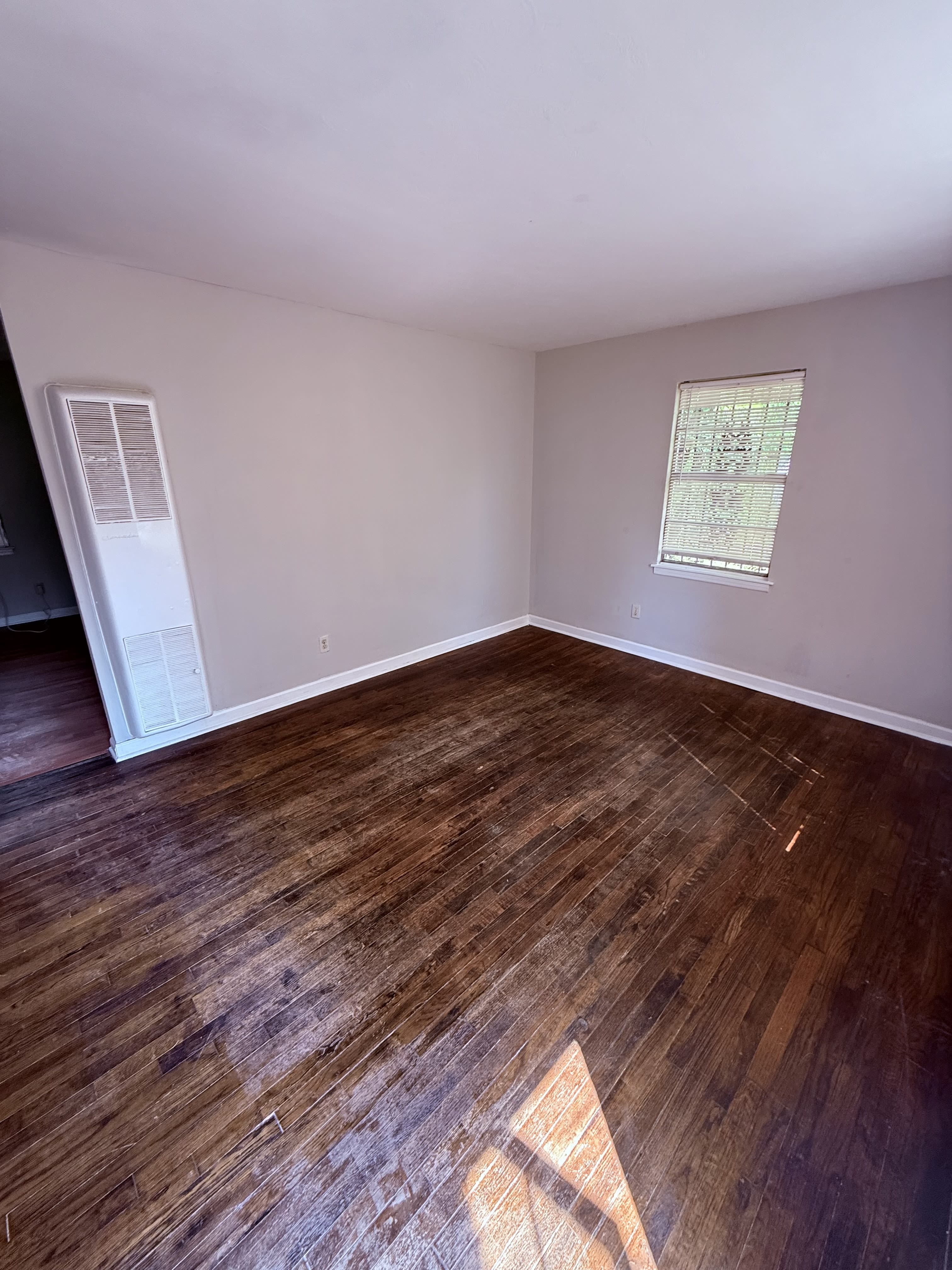 4427 Ryan St – photo 2