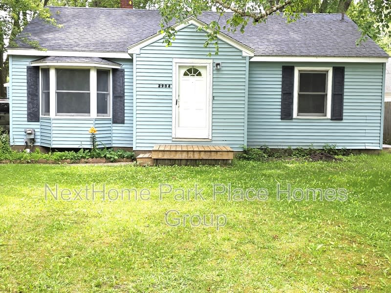 2908 Dartmouth Drive – photo 1