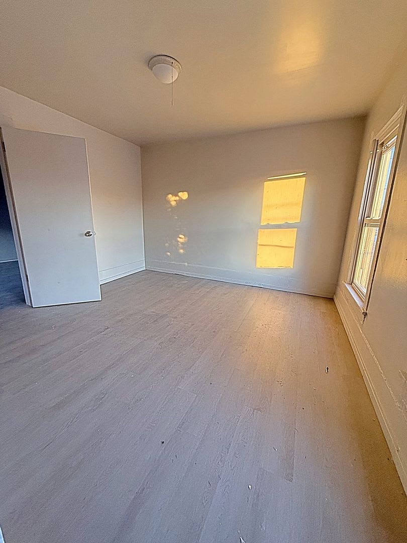 638 Carbon St – photo 2