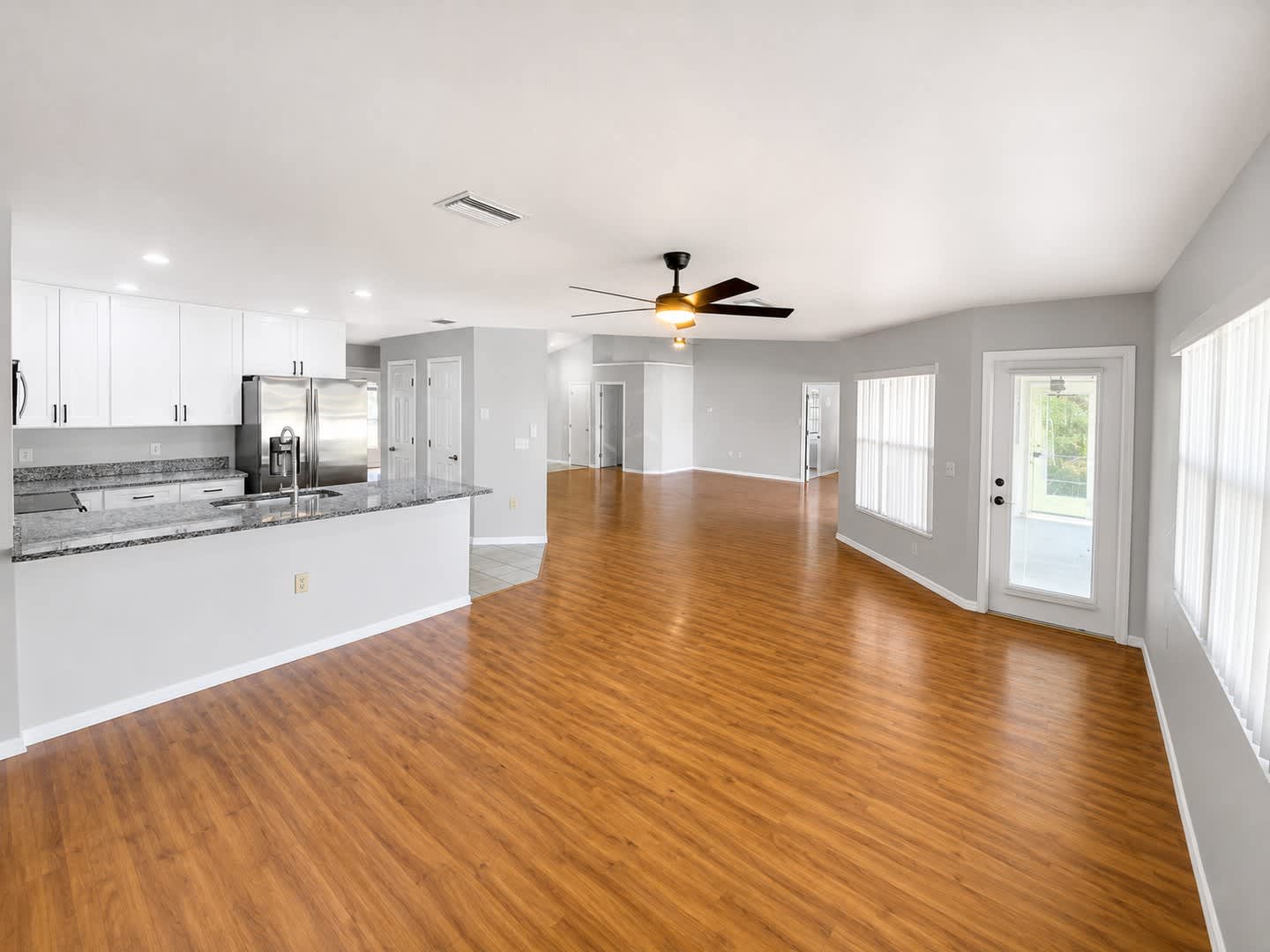 Beautifully Renovated Home with New Kitchen & Fenced Backyard in Ocala – photo 4