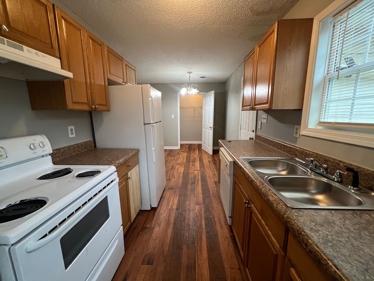 3/2 RANCH PERFECT FOR GROWING FAMILY! – photo 5
