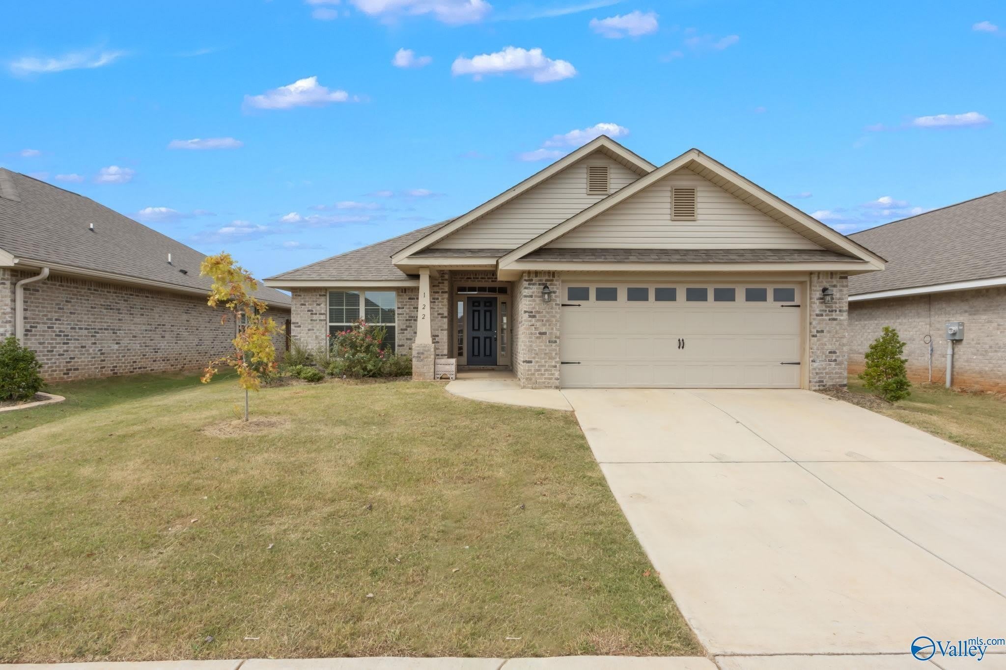 122 Ardsley Drive – photo 1