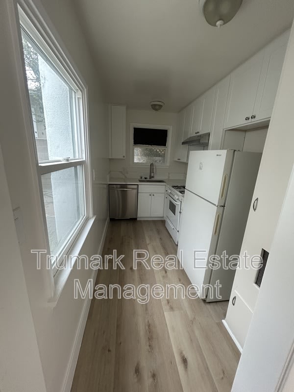 49 S Grand Oaks Ave – photo 5