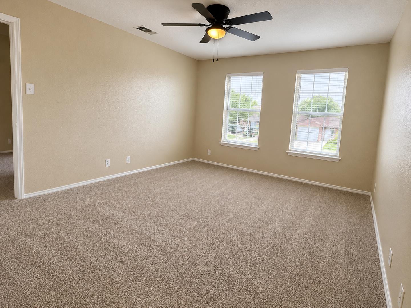 SUPER NICE!!! NEAR SHAENFIELD AND 1604 – photo 4