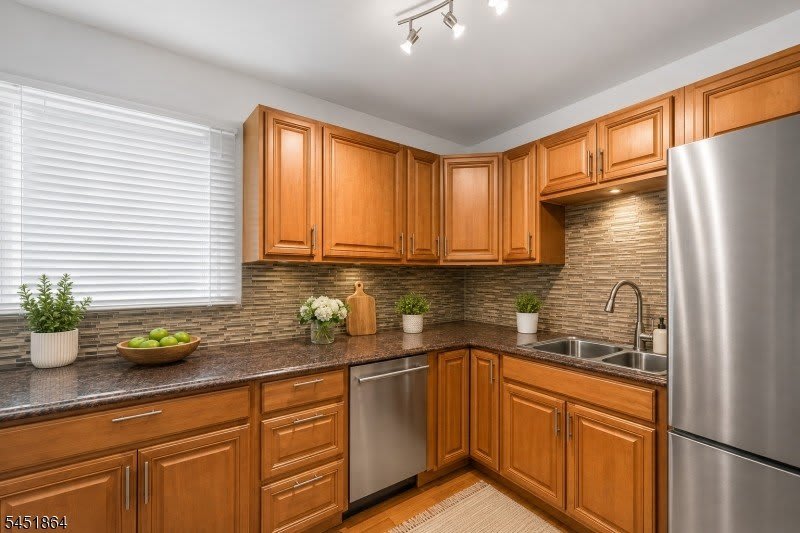 116 7Th St – photo 4