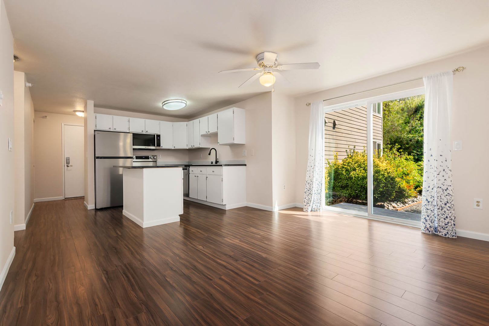 Updated 2 Bedroom Condo in Arrington Place Near Downtown Issaquah – photo 5