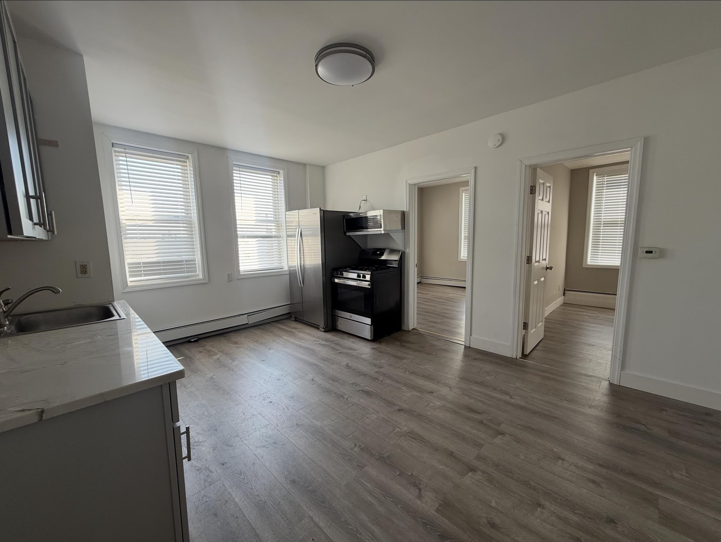 188 AVENUE F – photo 3